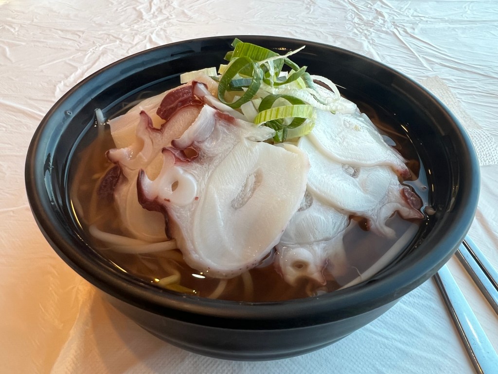 베짱이 문어국밥